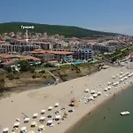 Aparthotel Triumph Village