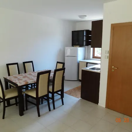 Triumph Village Hotel apartamentowy