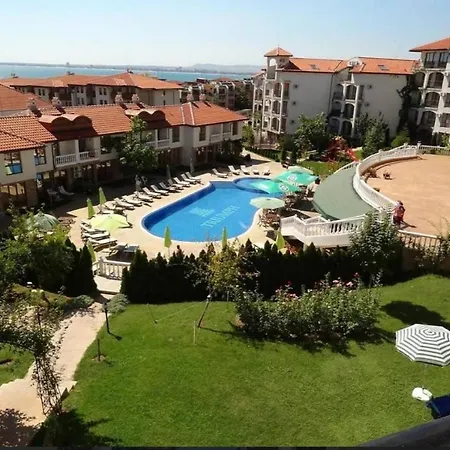 Lägenhetshotell Triumph Village