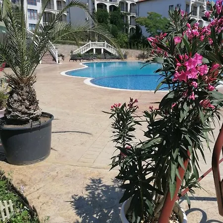 Triumph Village Apart Otel 4*