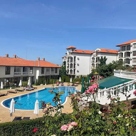 Lägenhetshotell Triumph Village